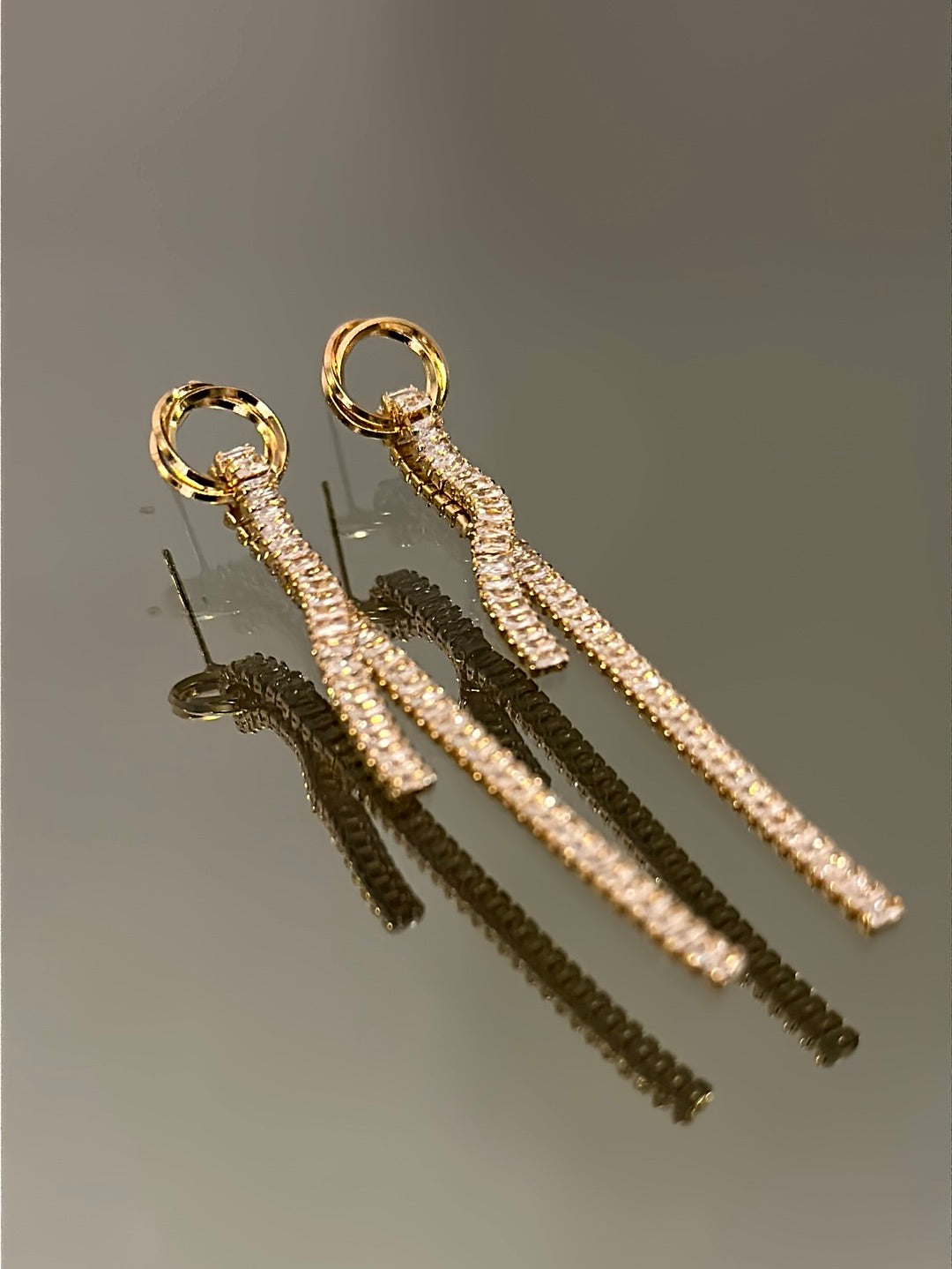 ARO LINEA CON CIRCULO DORADO