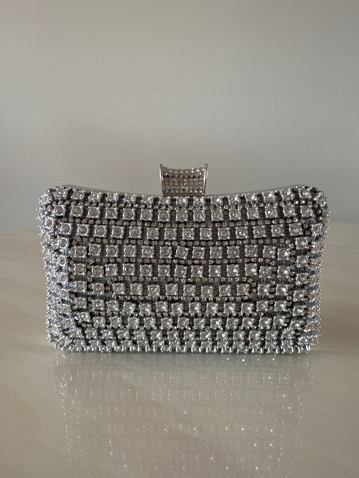 CARTERA DE FIESTA PLATEADA M008