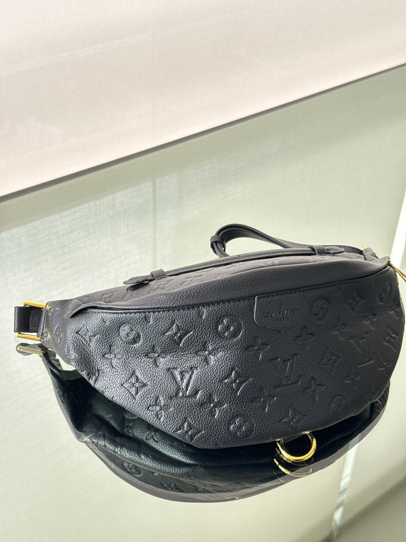 CARTERA RIÑONERA NEGRA LV