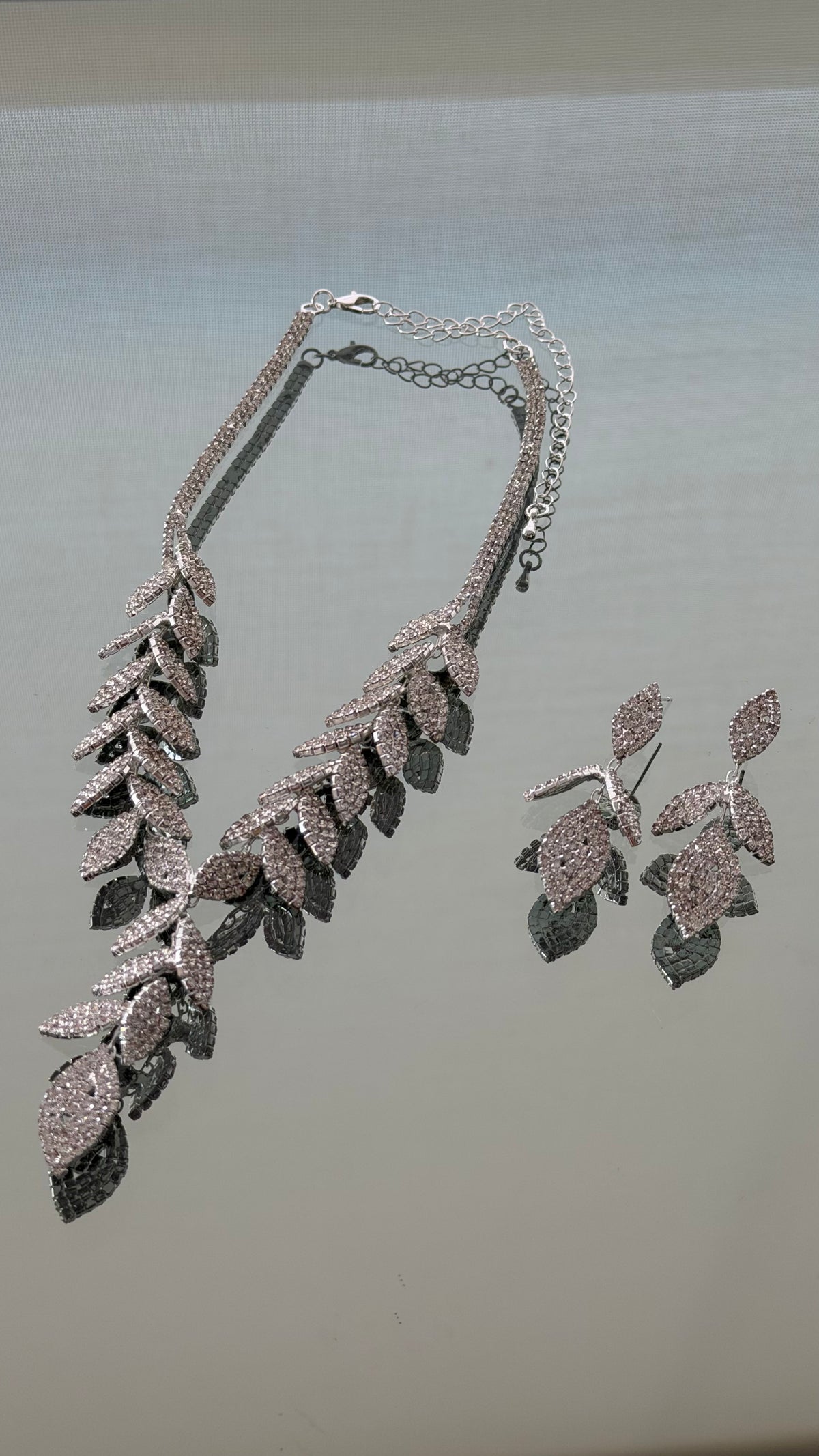 CONJUNTO ARO COLLAR HOJAS PLATEADO