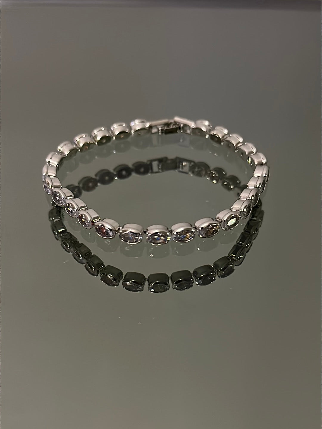 PULSERA DE FIESTA OVAL PLATEADA