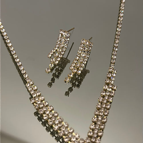 CONJUNTO 1, ARO Y COLLAR DORADO